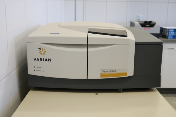 Espectrômetro do infravermelho próximo NIRS marca Varian modelo 640 - IR